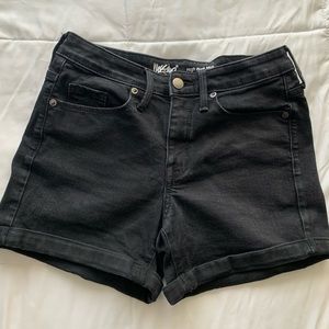 High Rise MIDI Black denim Shorts Size 4